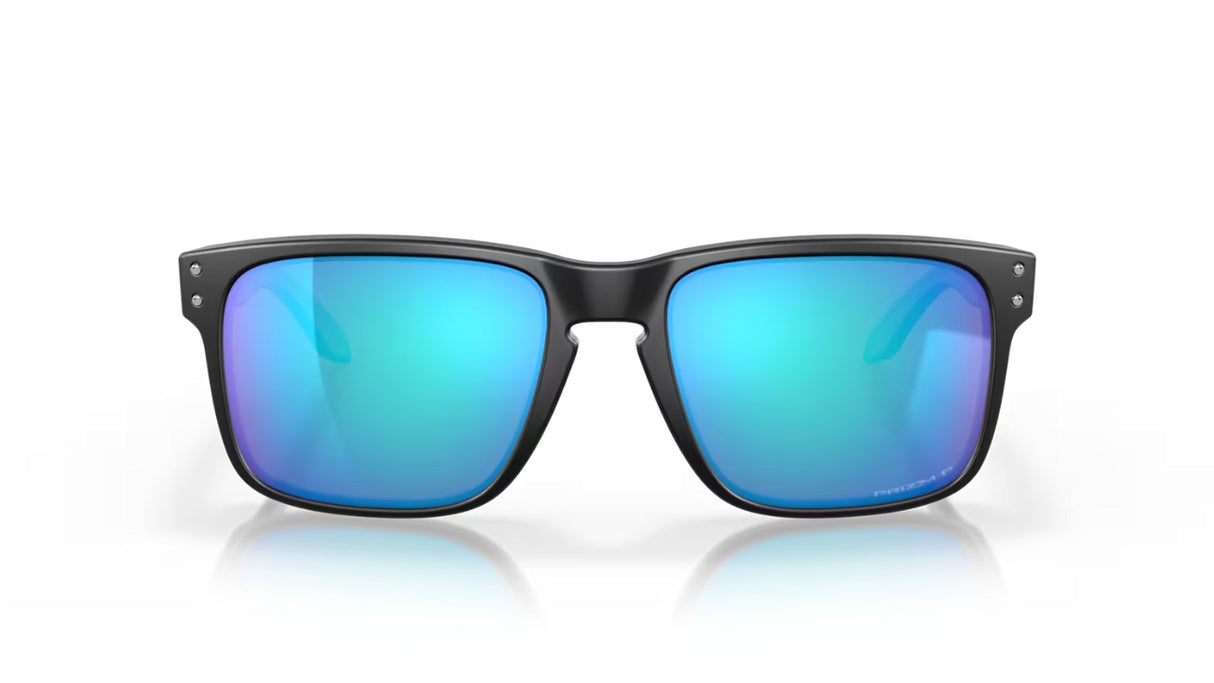 Oakley-Holbrook-Matte-Black-Prizm-Sapphire-Polarized-vooraanzicht