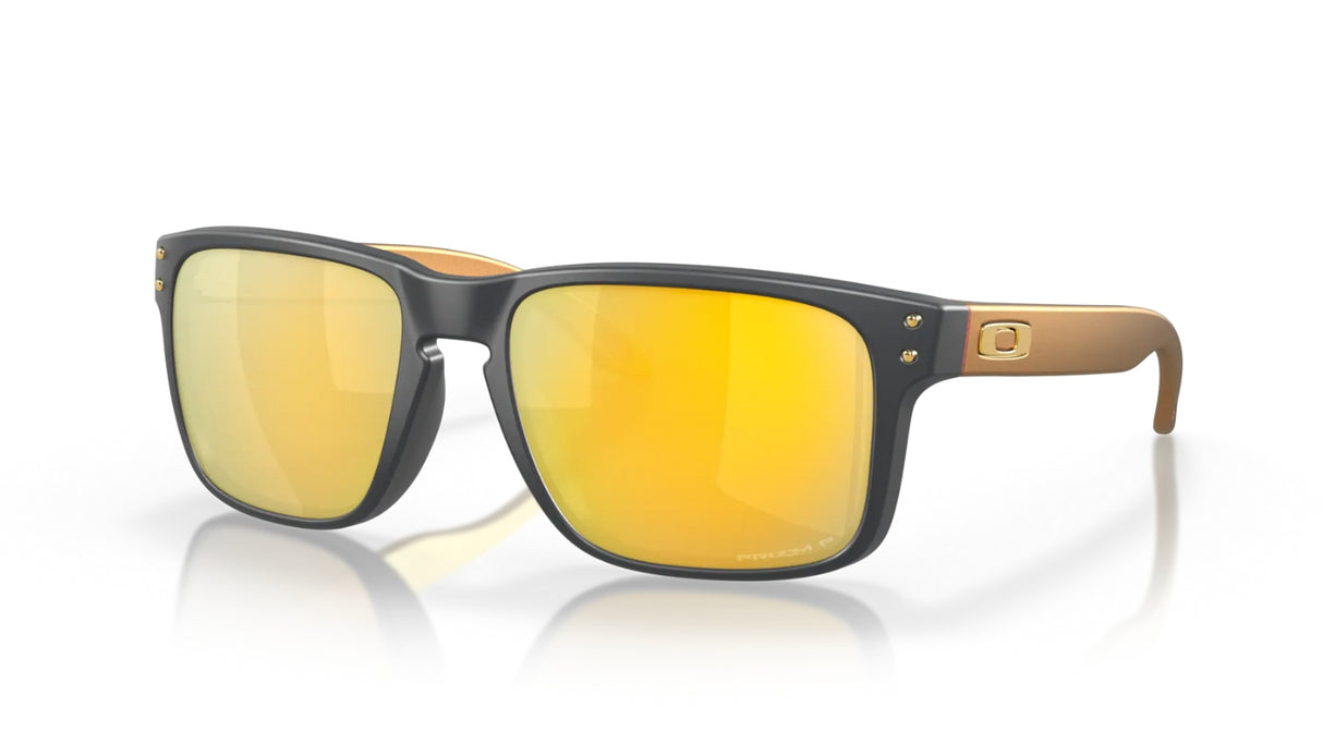 Oakley-Holbrook-Matte-Carbon-Prizm-24K-Polarized-schuin