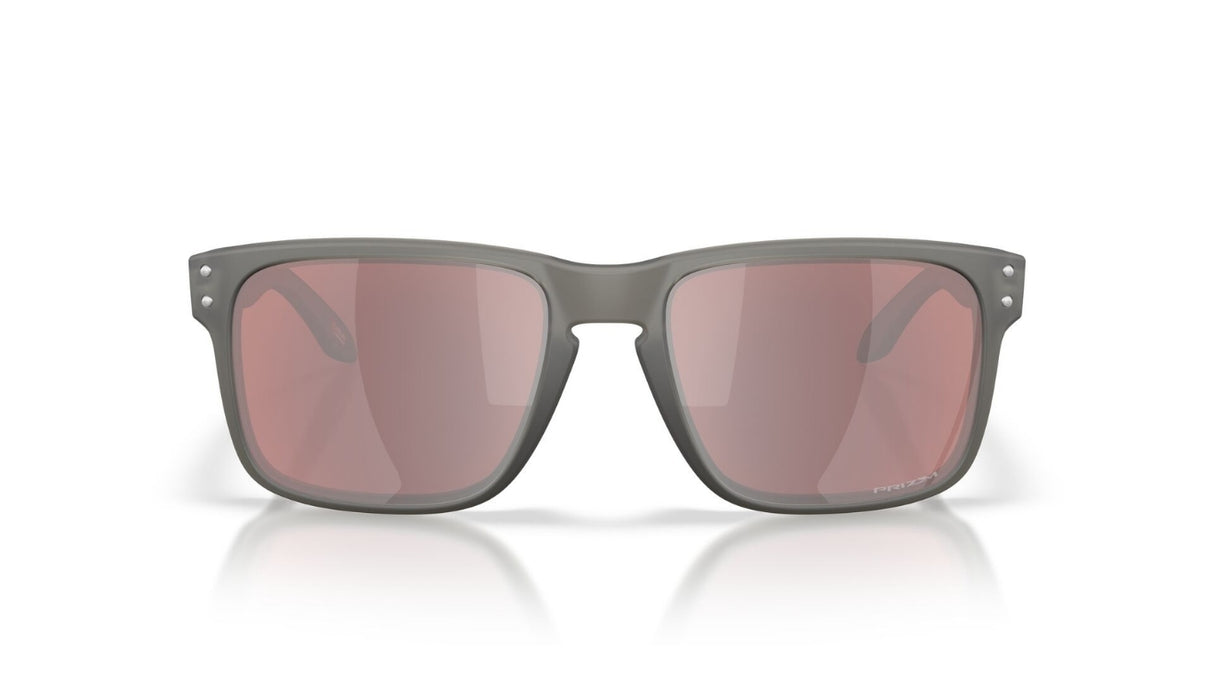 Oakley-Holbrook-Matte-Grey-Smoke-Prizm-Dark-Golf