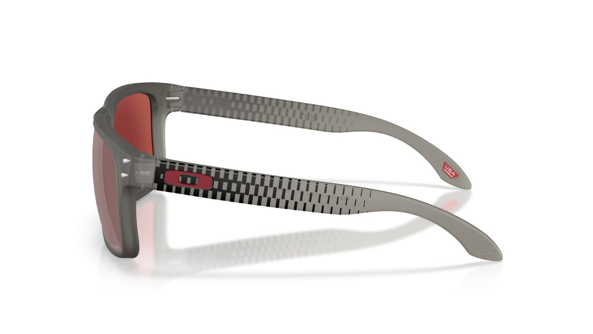Oakley-Holbrook-Matte-Grey-Smoke-Prizm-Dark-Golf