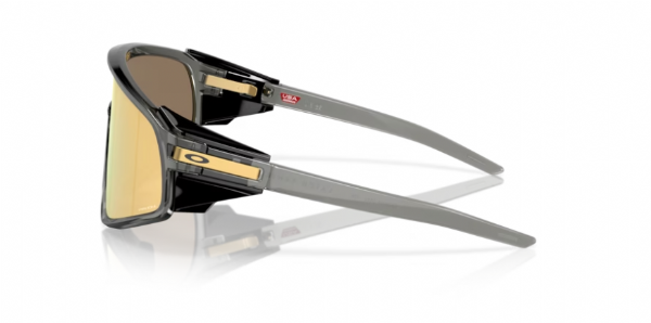 Oakley Latch Panel Grey Smoke/ Prizm 24K Zijkant