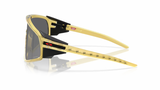 Oakley-Latch-Panel-P-Mahomes-Gold-Glass-Prizm-Black