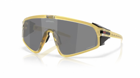 Oakley-Latch-Panel-P-Mahomes-Gold-Glass-Prizm-Black