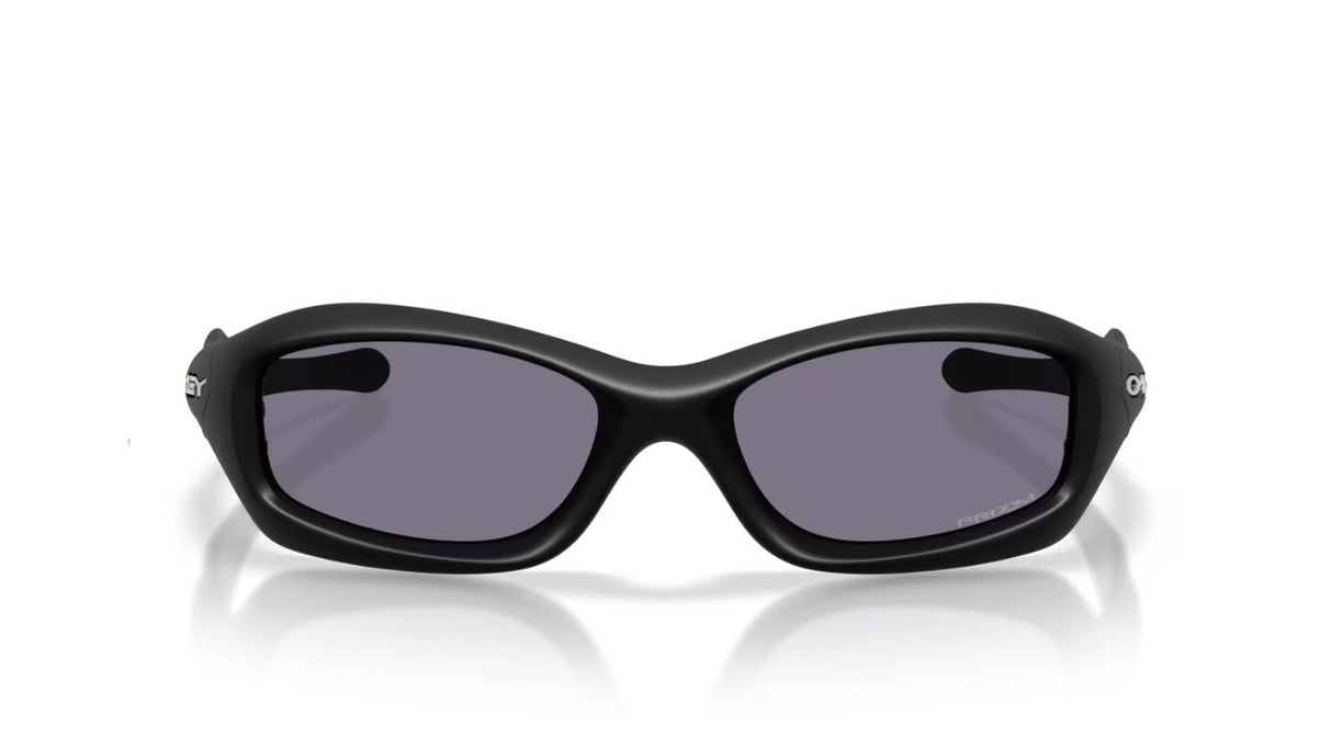 Oakley-Muzm-Fatcat-Matte-Black-Prizm-Grey-Voorzijde