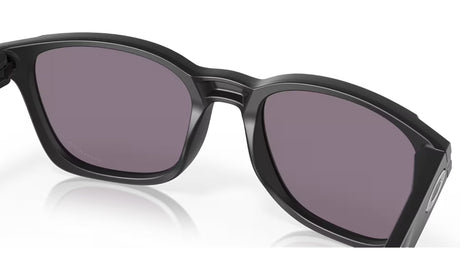 Oakley Ojector Matte Black Prizm Grey achterzijde nabij