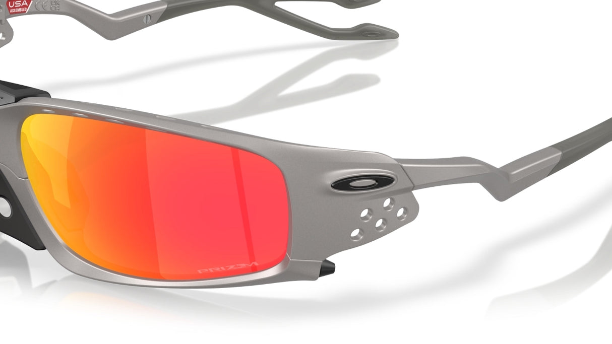 Oakley-Plantaris-SQ-Titanium-Prizm-Ruby