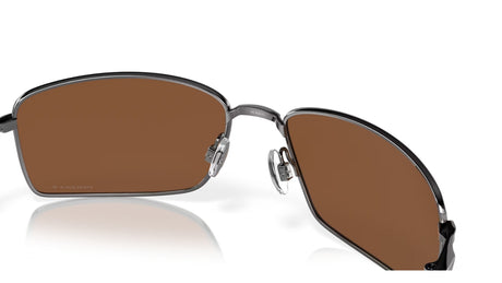 Oakley Square Wire Tungsten Prizm Tungsten Polarized achterzijde schuin