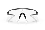 Oakley-Sutro-Lite-Matte-Carbon-Clear-to-Black-Photochromic-voorkant