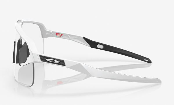 Oakley-Sutro-Lite-Matte-White-Clear-to-black-Photochromic-zijkant