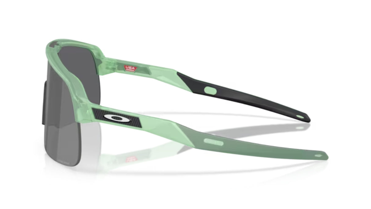 Oakley Sutro Lite S Matte Transparent Jade/ Prizm Black zijkant