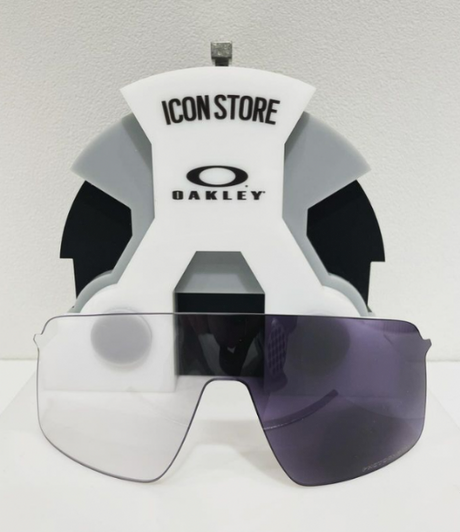 Oakley-Sutro-Lite-lens-Clear-Grey-photochromic