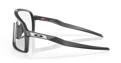 Oakley-Sutro-Matte-Carbon-Clear-to-Black-Photochromic-Zijaanzicht
