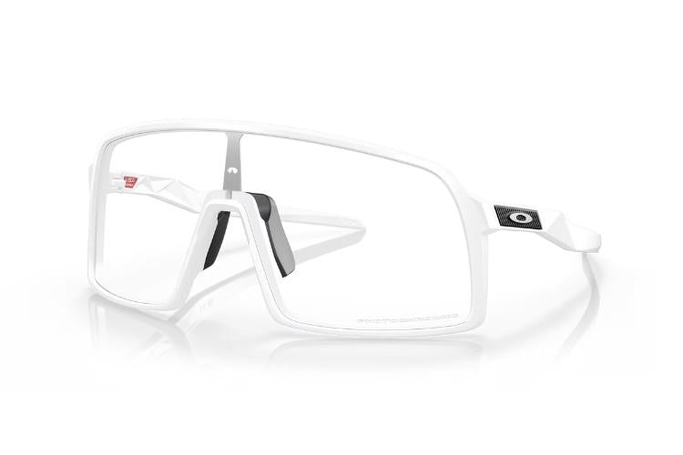 Oakley-Sutro-Matte-White-Clear-to-black-photochromic