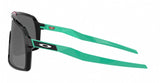 Oakley-Sutro-Polished-Black-Prizm-Black-zijkant