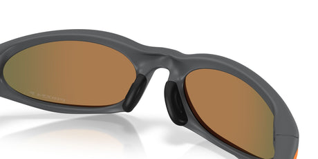 Oakley-Suture-Coat-Matte-Carbon-Prizm-Ruby-Polarized