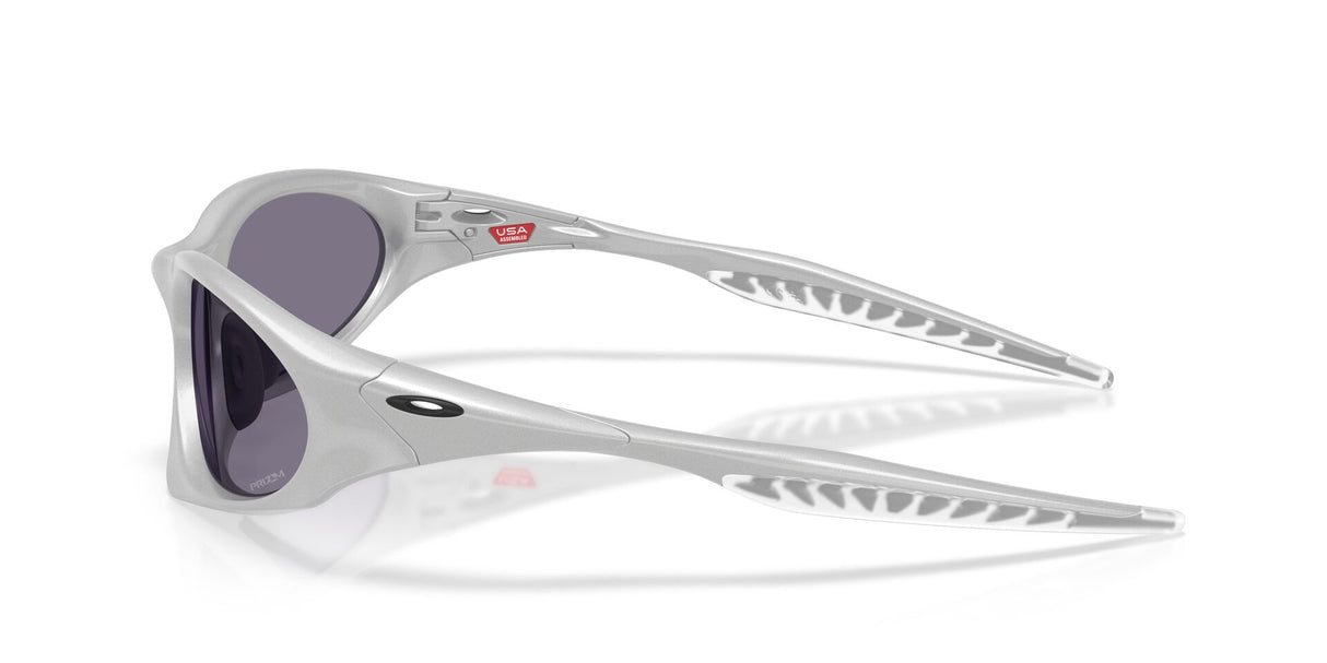 Oakley-Suture-Coat-X-Silver-Prizm-Grey