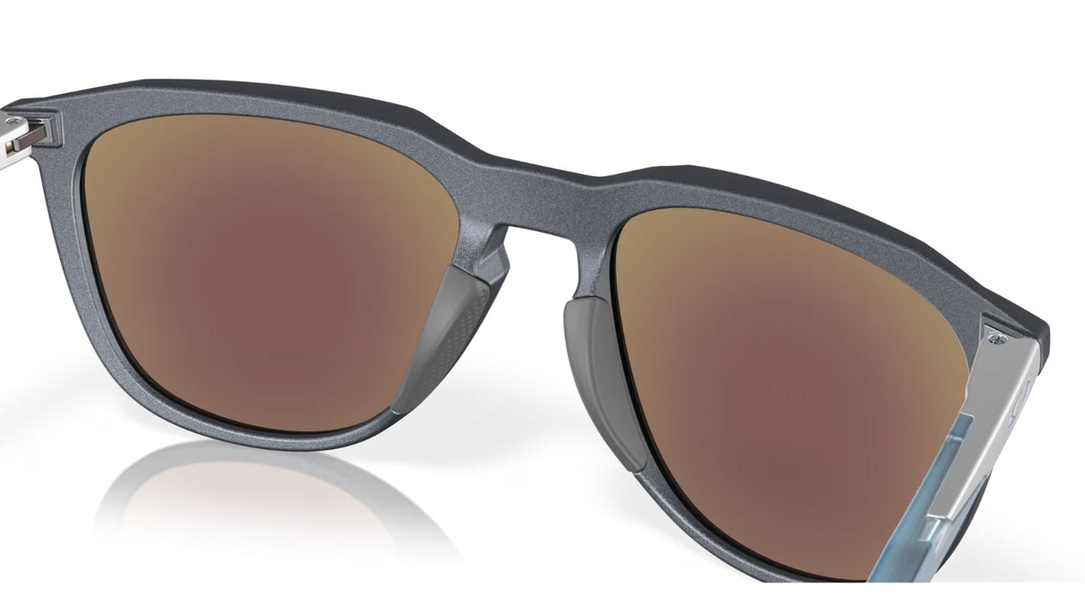Oakley Thurso Blue Steel Prizm Sapphire achterzijde nabij