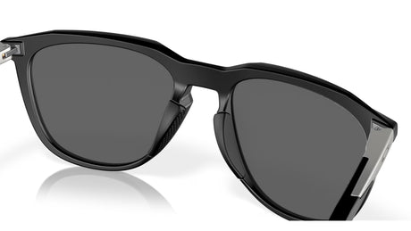 Oakley Thurso Matte Black Prizm Black Polarized achterzijde nabij