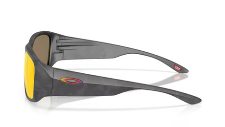 Oakley Tourniquet Matte Black Camo/ Prizm Ruby Zijkant