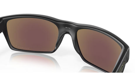 Oakley Twoface Matte Black Prizm Sapphire Polarized achterzijde nabij