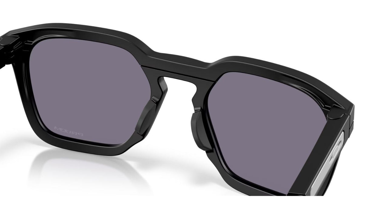 Oakley-HSTN-SQ-matte-black-prizm-grey-04