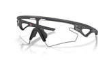 Oakley-Sphaera-Slash-Carbon-Clear-to-black-photochromic-01
