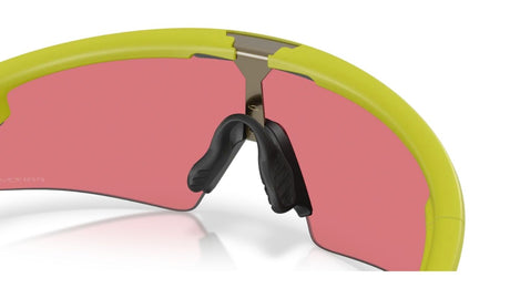 Oakley-sphaera-strike-matte-cactus-prizm-trail-torch-04