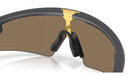 Oakley-Sphaera-Strike-matte-carbon-prizm-24k-polarized-04