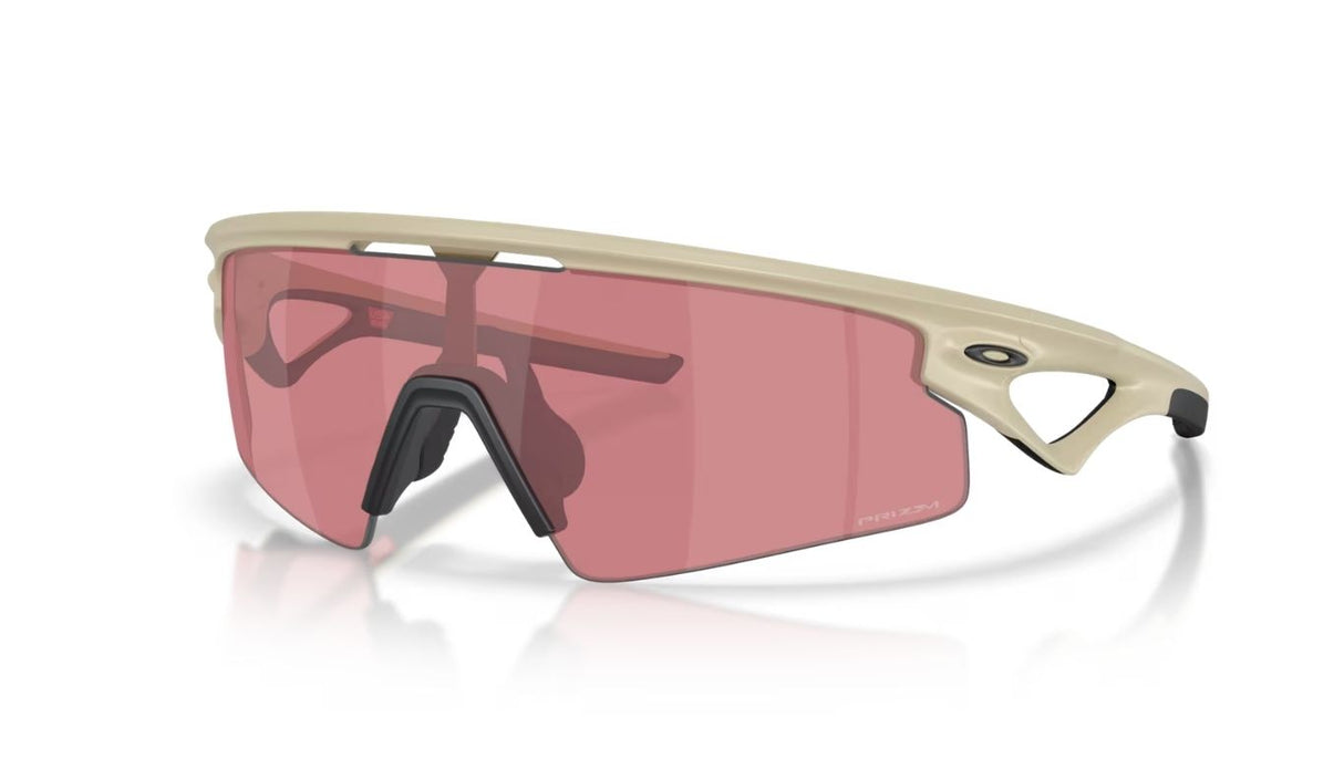 Oakley-sphaera-strike-matte-sand-prizm-dark-golf-01