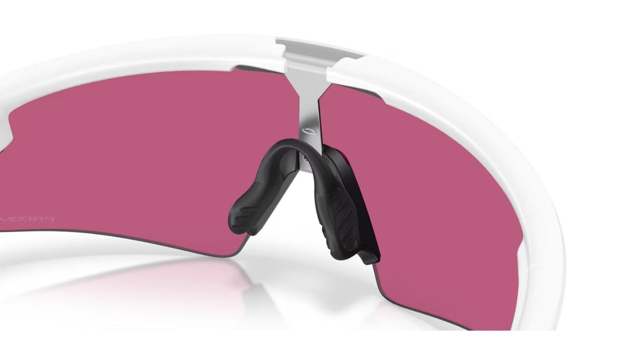 Oakley-sphaera-strike-matte-white-prizm-field-04