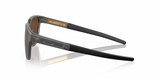 Oakley-Actuator-Matte-Grey-Smoke-Prizm-Tungsten Zijkant