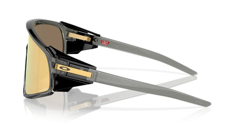 Oakley Latch Panel Grey Smoke/ Prizm 24K Zijkant