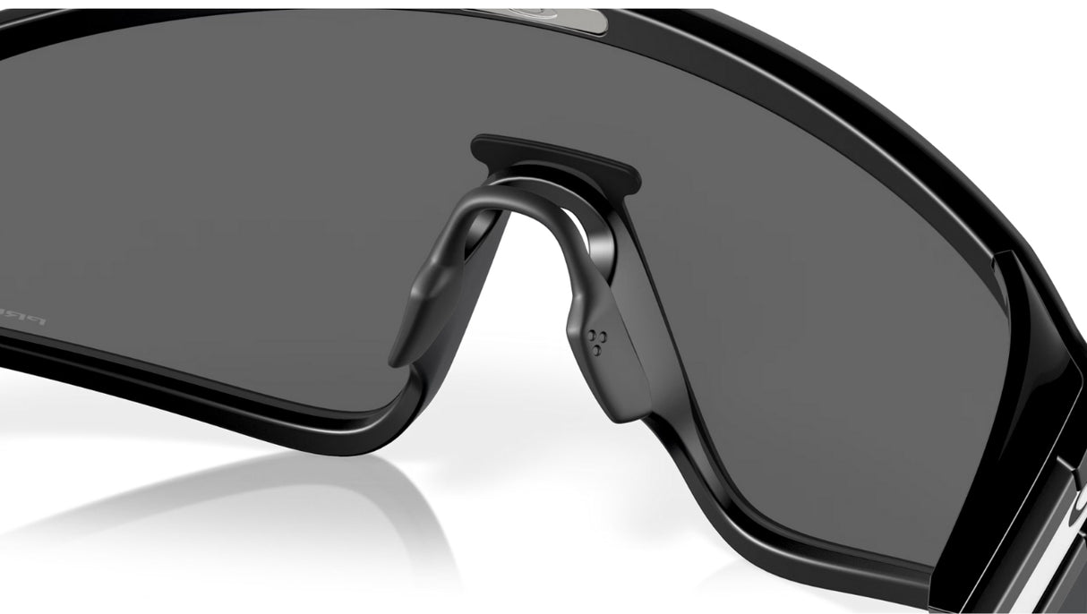Oakley Latch Panel Matte Black /Prizm Black Achterkant