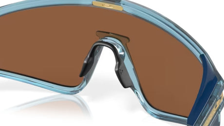 Oakley_Latch_Panel_Translucent_Stonewash_Prizm_Tungsten_Achterkant_1