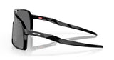 Oakley-Sutro-Polished-Black-Prizm-Black-Zijkant