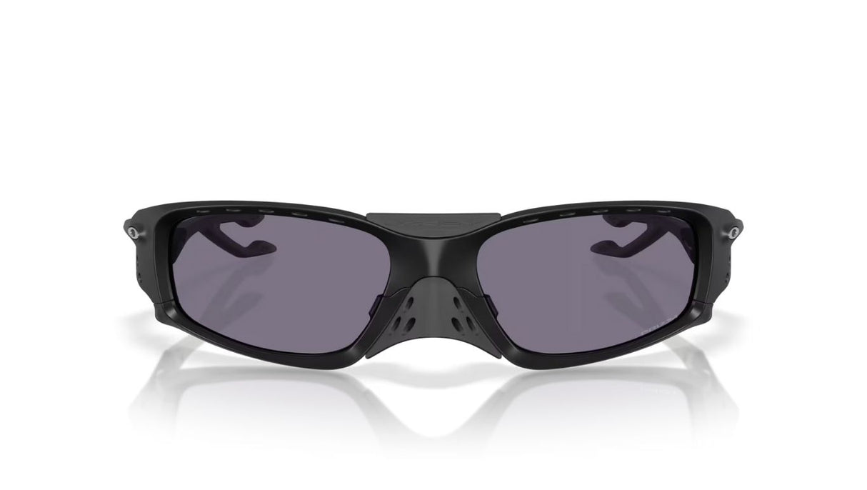 Oakley-plantaris-sq-matte-black-prizm-grey-02