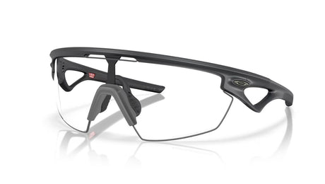 Oakley-sphaera-carbon-clear-to-black-photochrmic-01