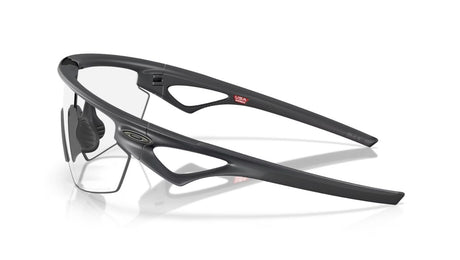 Oakley-sphaera-carbon-clear-to-black-photochromic-03