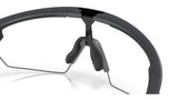 Oakley-sphaera-carbon-clear-to-black-photochromic-04