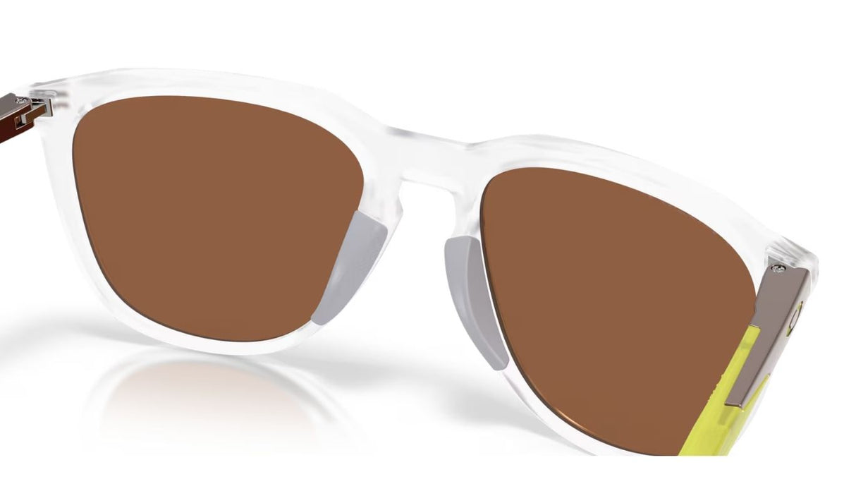 Oakley-thurso-limitless-matte-clear-prizm-tungsten-polarized-04