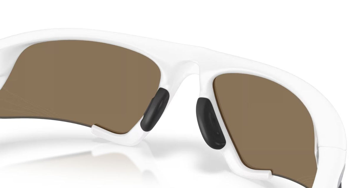 Oakley-suture-jacket-matte-white-prizm-24kpolarized-04