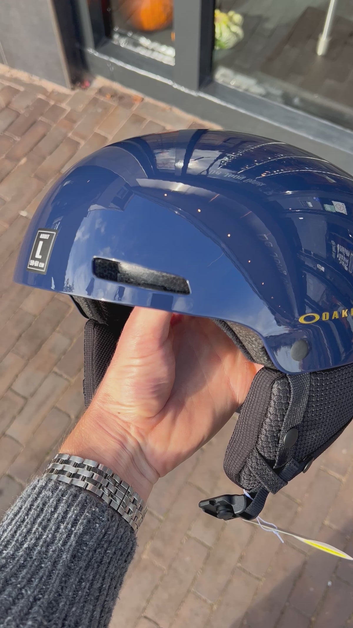 Oakley Ski Helmet Mod1 Pro Mips/ Navy W/ Graphic & Gold
